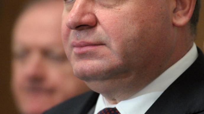 Putin sacks Defense Minister amid embezzlement  probe, replaces with ex-Emergencies Minister Shoigu