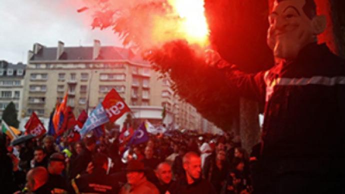 French refuse to eat cake as pension showdown heats up