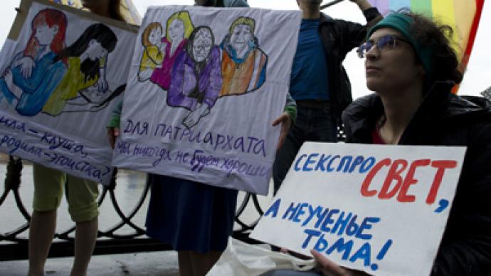 Gay activists outsmart Moscow city authorities, hold first ever parade