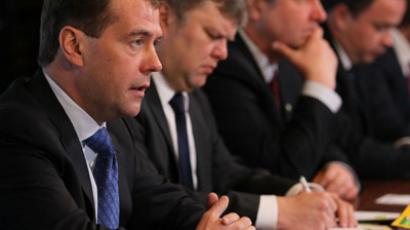 Medvedev cuts party registration red tape
