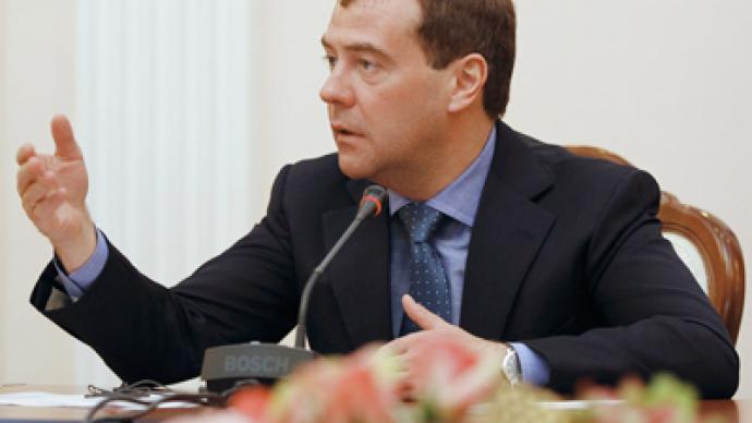 Opposition urges Medvedev to push reforms before departure