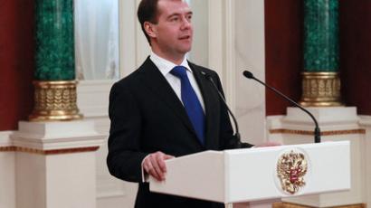 Medvedev signs up Spain in effort to modernize Russia