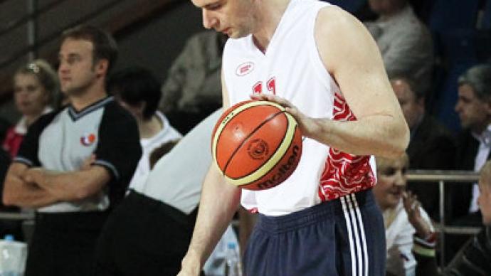 Mikhail Prokhorov shoots for Kremlin, but will he score?