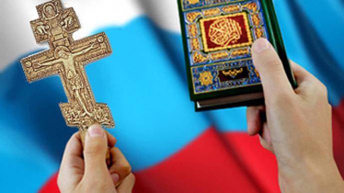"People who contrast Christianity with Islam seek to divide Russia"