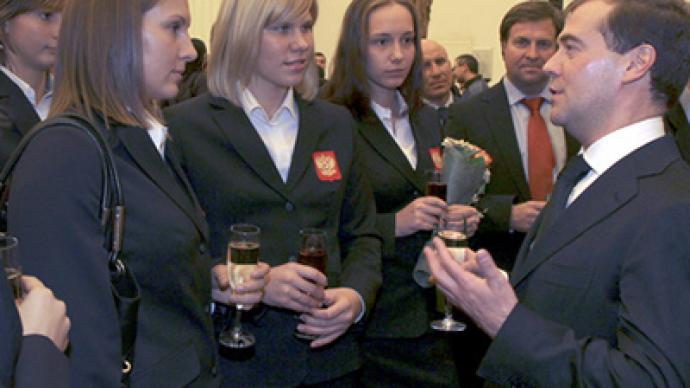 Medvedev greets champions of 2010