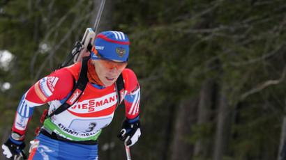 Biathlon star Olga Zaitseva delays retirement until 2014