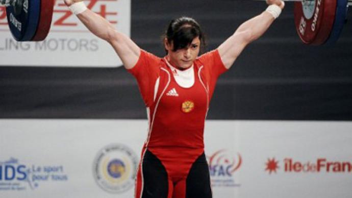 Russian snatches weightlifting world record 