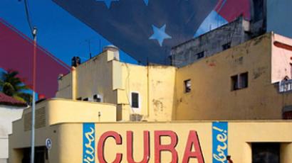 US takes a step towards Cuba, foregoing plots to kill Fidel