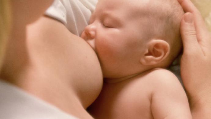 Breastfeeding moms fight back!