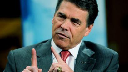 Rick Perry drops presidential bid to support Newt Gingrich