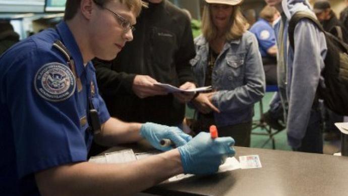 Man booted from airplane for wearing anti-TSA shirt