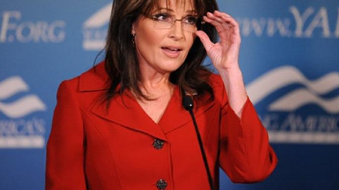 Tucker Carlson brands Sarah Palin a MILF