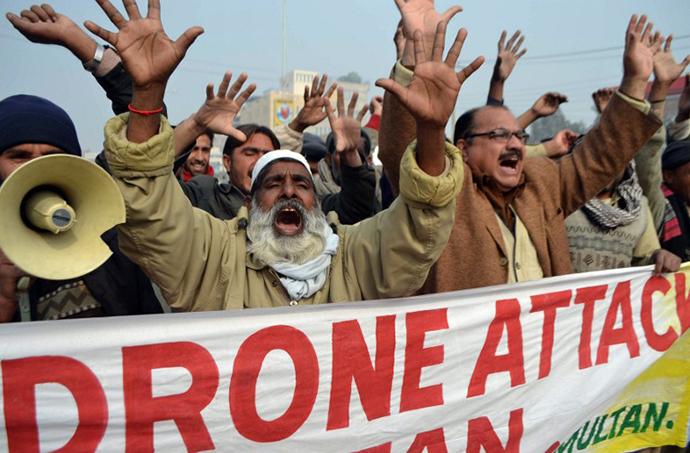 Pakistani demonstrators shout anti-US slogans during a protest in Multan on January 8, 2013. (AFP Photo / S.S. Mirza)