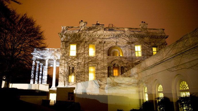 Shadows are cast on the White House in the early morning in Washington.(Reuters / Larry Downing)