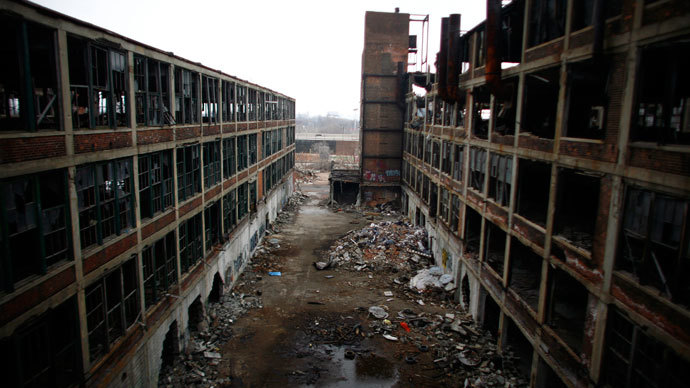 The abandoned and decaying manufacturing plant of Packard Motor Car is seen in Detroit.(Reuters / Eric Thayer)