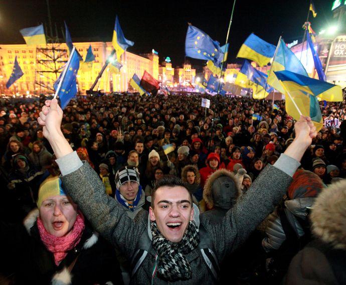 Protest against the decision of the Ukrainian government to suspend integration with the EU, on Independence Square in Kiev. (RIA Novosti / Pyotr Zadorozhnyi) 