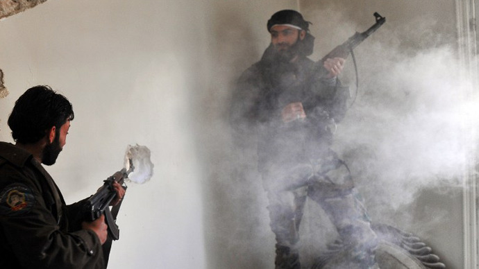 Rebels clash with Syrian government forces at Saif al-Dawla district in the northern Syrian city of Aleppo (AFP Photo / Bulent Kilic)