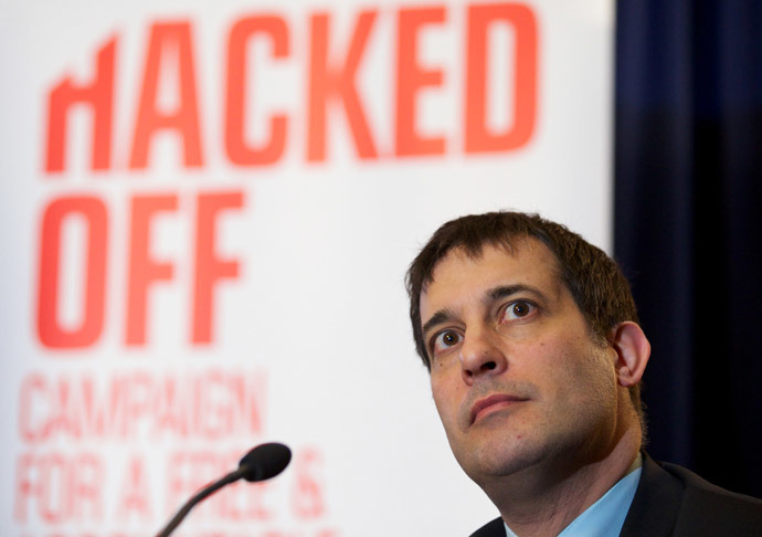 British Liberal Democrat politician Evan Harris attends a Hacked Off press conference in London.(AFP Photo / Andrew Cowie )