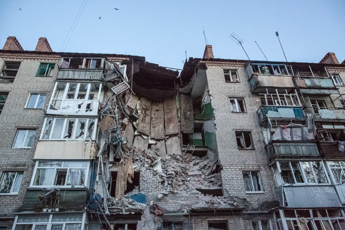 Aftermath of an artillery attack by the Ukrainian army on the Artyom district in Slavyansk. (RIA Novosti)