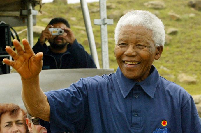 Nelson Mandela (Reuters/Mike Hutchings)
