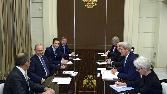 Russian President Vladimir Putin (second left) meeting with US Secretary of State John Kerry (second right) at the Bocharov Ruchei residence in Sochi, May 12, 2015.(RIA Novosti / Aleksey Nikolskyi)