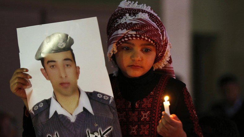 EI : le pilote jordanien, otage de l’Etat Islamique, a été brûlé vif
