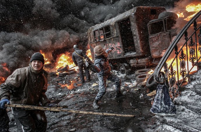 Ukraine : le journaliste russe assassiné Andreï Sténine revit dans ses photos épiques de Maïdan