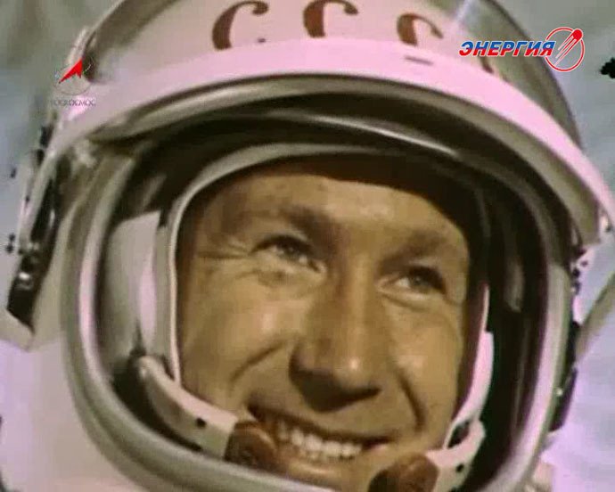 «Le silence m’a frappé» : le cosmonaute Alexeï Leonov, 50 ans après sa première sortie dans l’espace