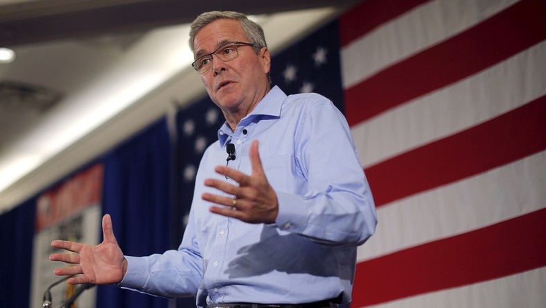 Jeb Bush félicite Obama pour avoir surveillé les métadonnées via la NSA
