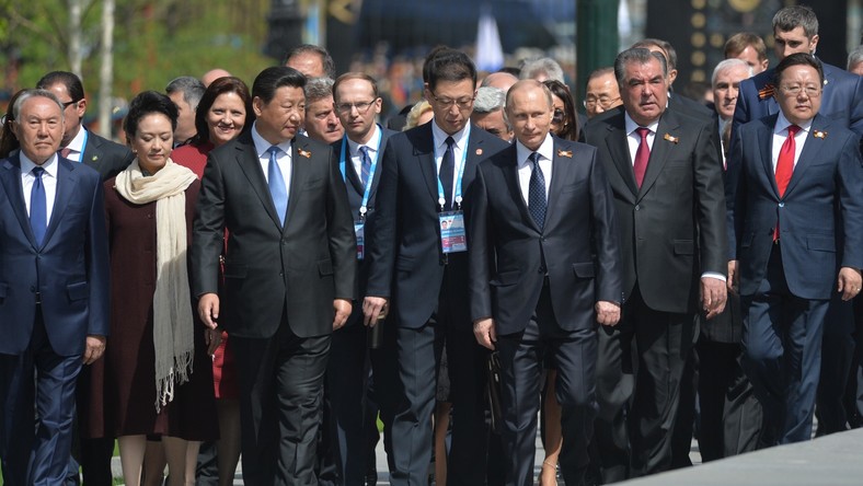 Silvio Berlusconi : les dirigeants occidentaux font une erreur en snobant la parade de Moscou
