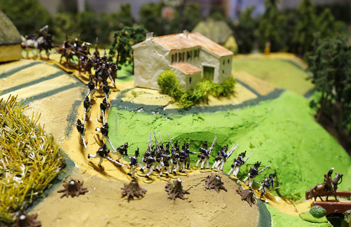 Un passionné termine une maquette de la bataille de Waterloo après 40 ans de travail