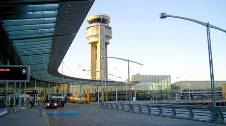 Les jeunes gens ont été interceptés par la Police à l'aéroport Pierre-Eliott Trudeau de Montréal
