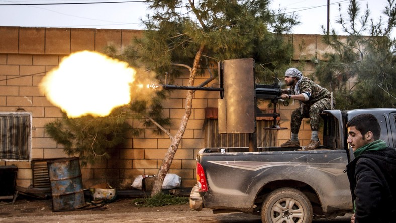Daesh célèbre un an après la chute de Mossoul, Washington envoie des centaines de formateurs en Irak