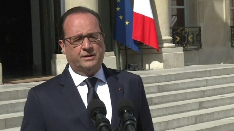 Crise grecque: Hollande tente de rassurer les marchés et tâcle Athènes