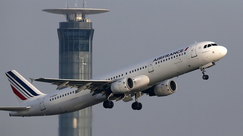 Air France pourrait arrêter plusieurs lignes cet automne, et supprimer 3000 postes