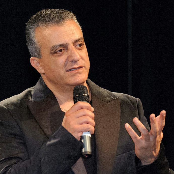 L’acteur israélien d’origine arabe refusant de jouer en Cisjordanie endure la pression des autorités