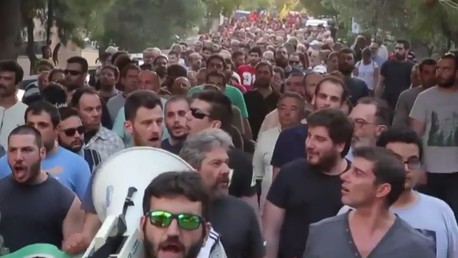 Des milliers de grecs ont manifesté contre le parti néo-nazi