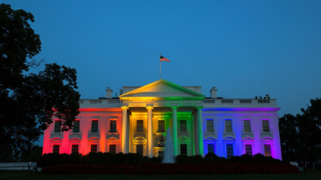 La Maison Blanche s'est habillée des couleurs de l'arc-en-ciel, vendredi 26 juin.
