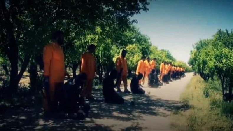 Les rebelles syriens executent les combattants de Daesh en utilisant leurs méthodes
