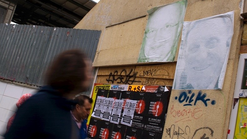 De l'ombre à la lumière, les responsables d'agences de renseignement se font tirer le portrait