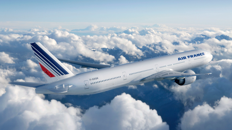 Avertissement de Boeing : un 777 d'Air France perd un morceau en vol