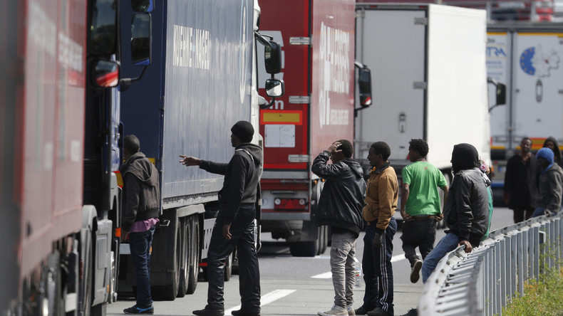 UKIP : C’est à la France de résoudre le problème des migrants, c’est leur pays