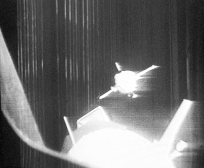 40 ans depuis le projet Apollo-Soyouz et la poignée de main dans l’espace entre l’URSS et les USA