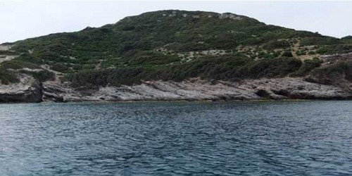 Johnny Depp au chevet de la Grèce, il leur achète une île !