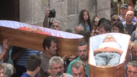 Des cercueils pour des vivants en Espagne