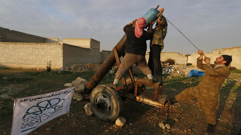 L'armée syrienne abandonne une région clé aux rebelles