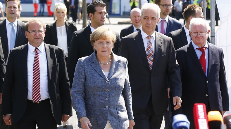 Crise migratoire : Angela Merkel huée alors qu'elle rend visite aux réfugiés d’Heidenau