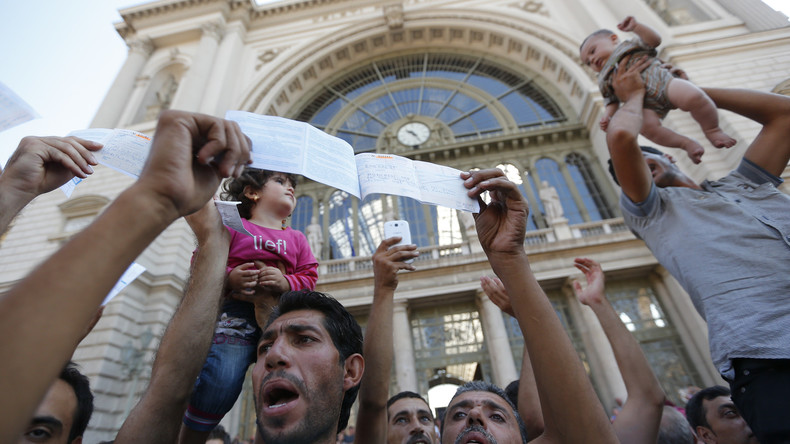 Nouvelles tensions à la gare de Budapest : trafic rétabli, statu quo pour les migrants (VIDEO)