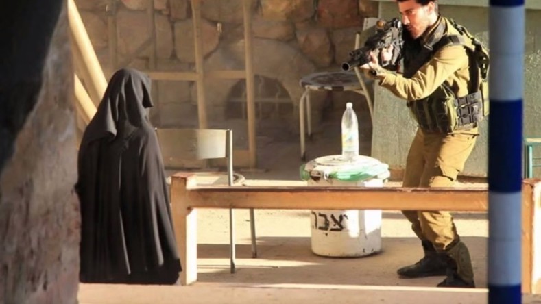 Des soldats de Tsahal tirent sur une palestinienne de 18 ans et la laissent mourir face contre terre