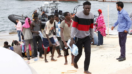 Migrants débarquent à Tripoli